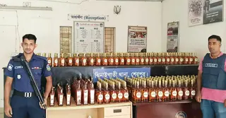 শেরপুর সীমান্ত থেকে ৩৮০ বোতল ভারতীয় মদ জব্দ